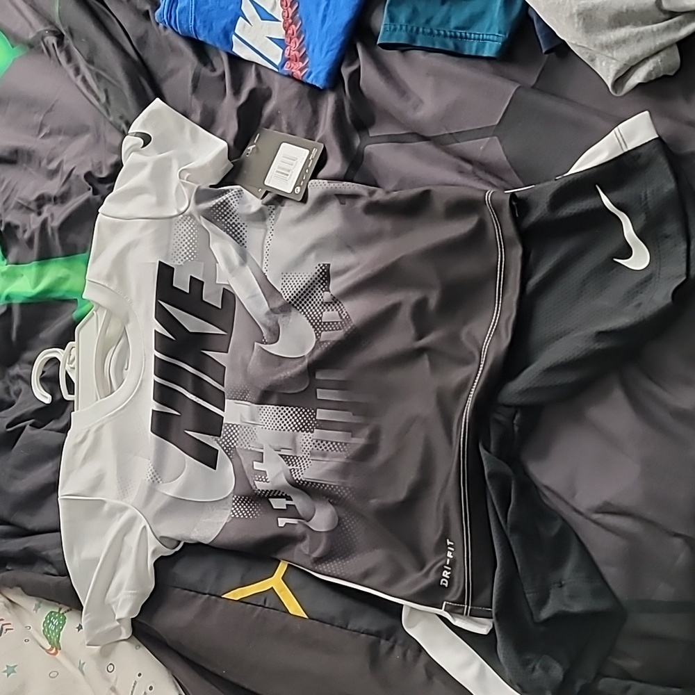 Boys nike 2 piece set BRAND NEW